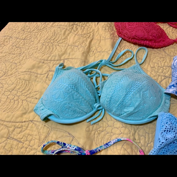 Lot of swim suit tops - Picture 8 of 16